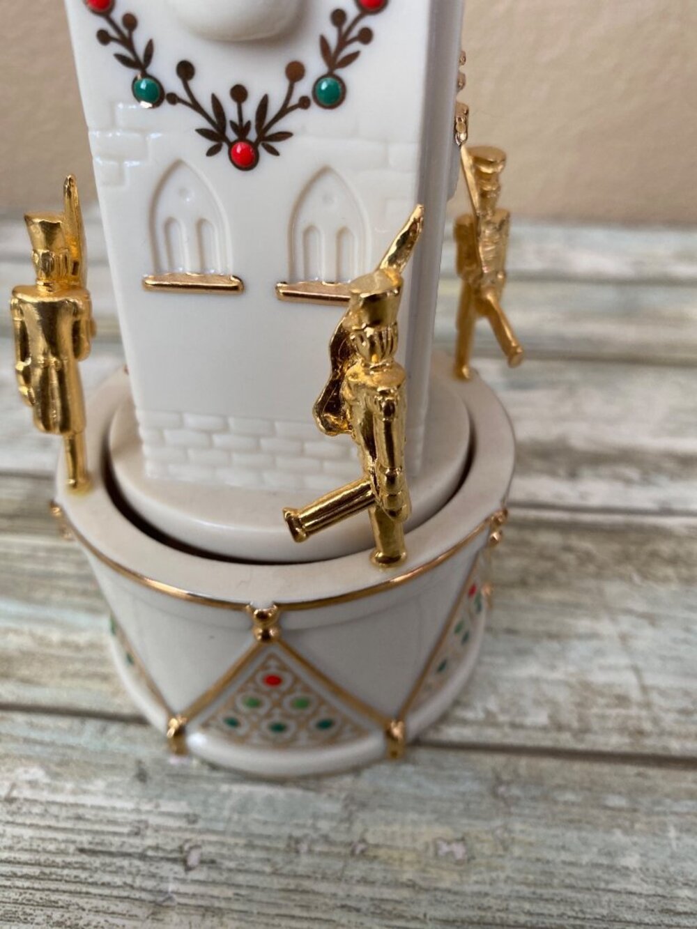 Lenox China Jewels Musical Castle Nutcracker Soldiers Gold Trim -No Box - Picture 10 of 14